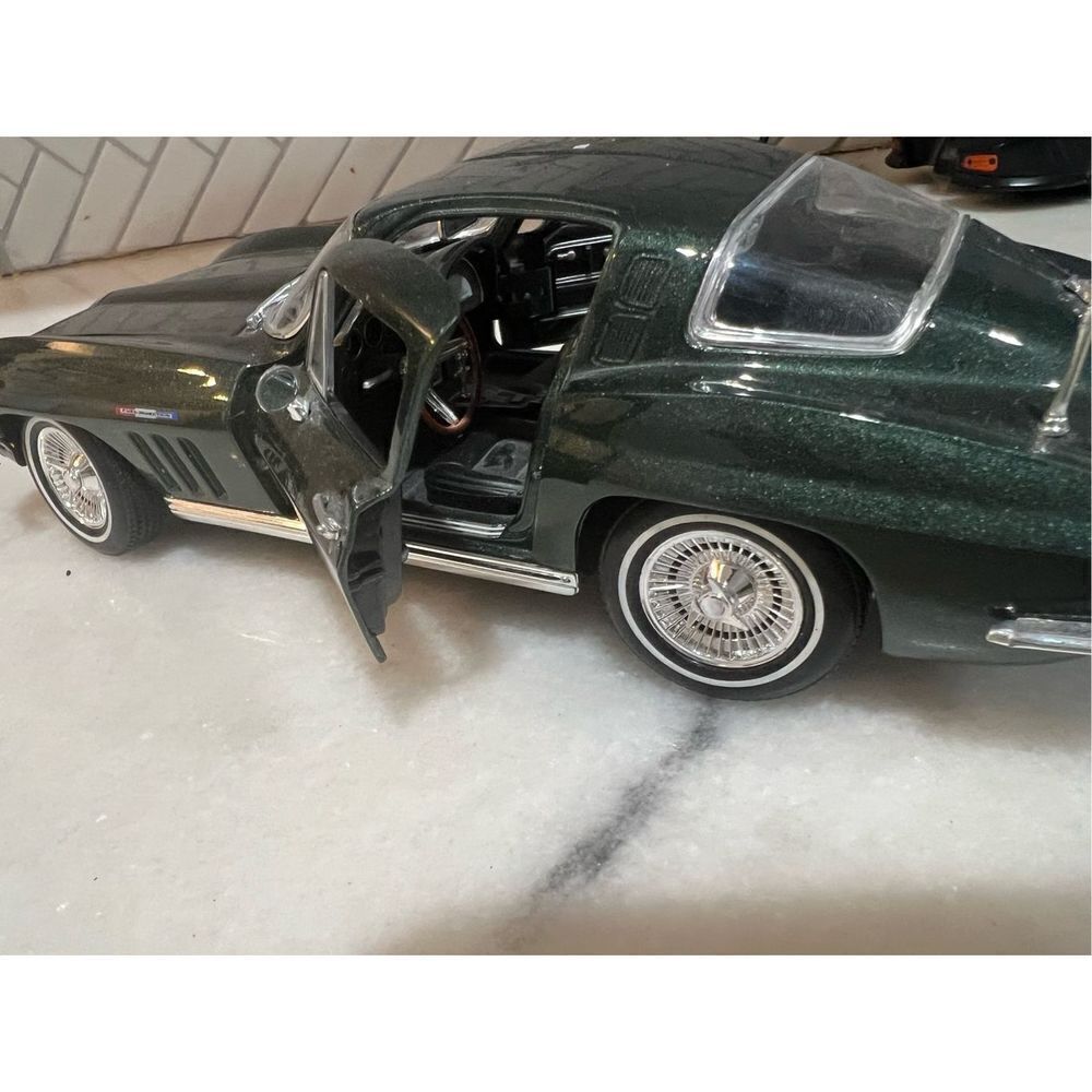 Maisto, Special Edition,  1965 Corvette Fasrback, 1/ 18 Scale - Picture 6 of 11